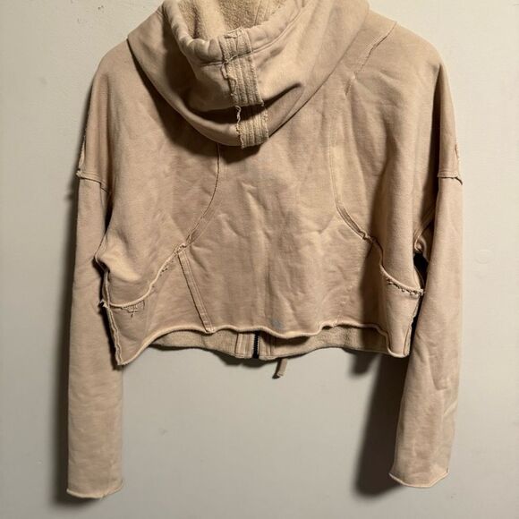 Alo Yoga Cruiser Crop Hooded Sweatshirt in Putty Size Small - Picture 4 of 9
